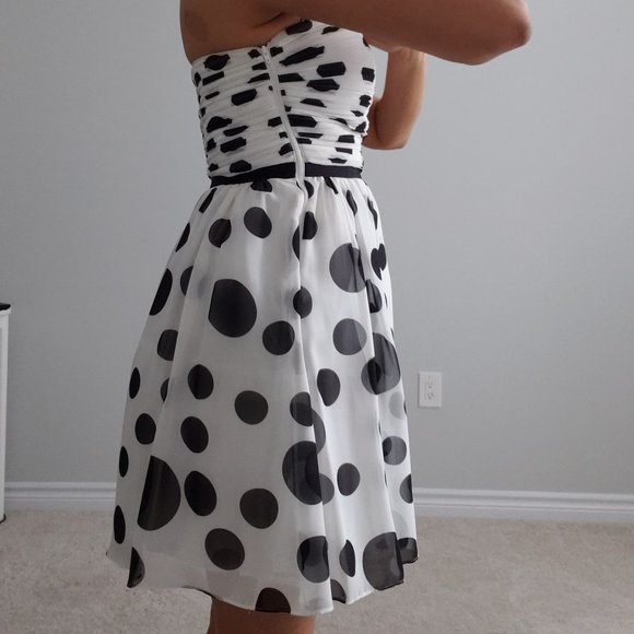 Strapless Polka Dot Guess - Picture 3 of 7